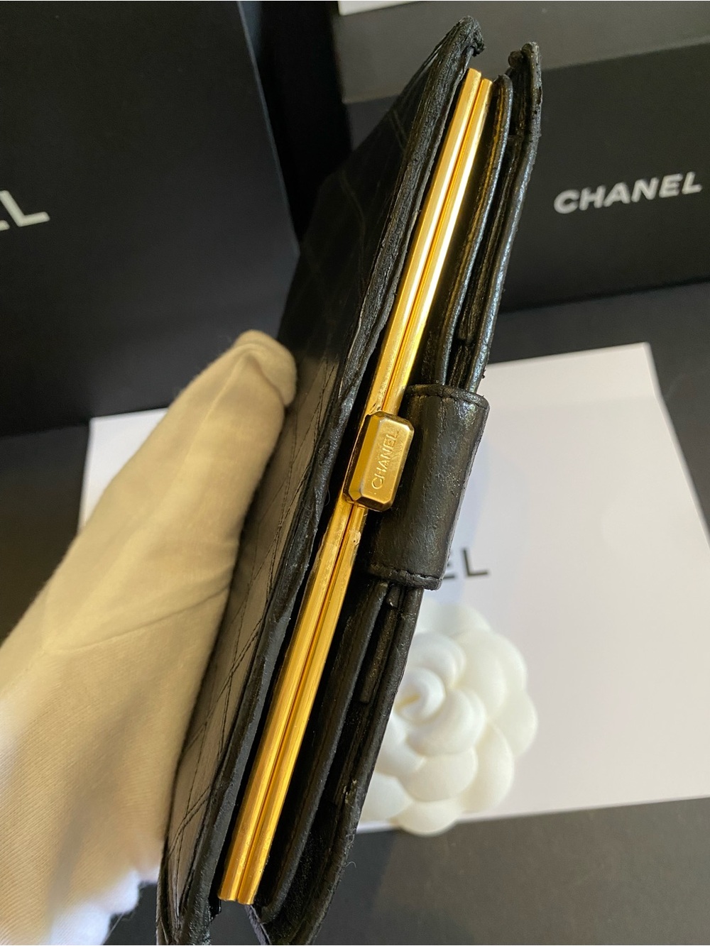 Chanel Vintage Authentic Black Lambskin Quilted Wallet with Coin Compartment - Picture 7 of 14